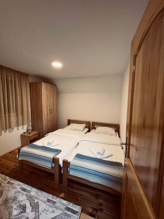 Guest House Sara Žabljak Esterno foto