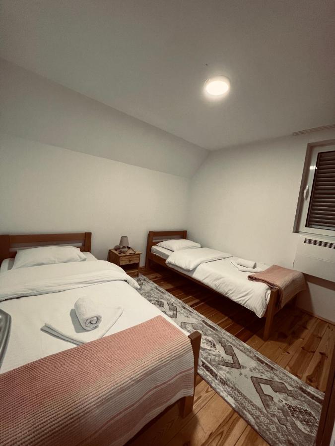Guest House Sara Žabljak Esterno foto
